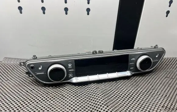Audi A5 Climate control unit 8W0820043T 8W0820043