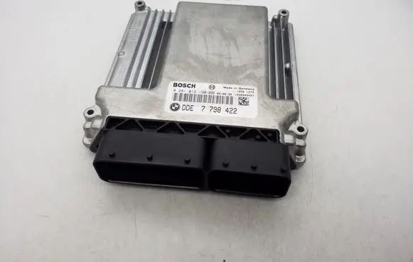 BMW 5 E60 E61 Engine control unit/module ECU 7798422 0281013190
