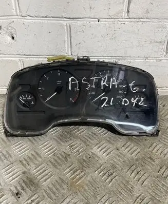 Opel Vivaro Speedometer (instrument cluster) 90561451QK 110008830001 120598