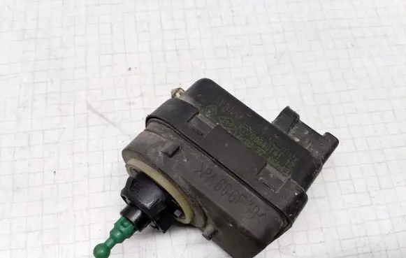 Renault Megane I Headlight level adjustment motor 7700840141