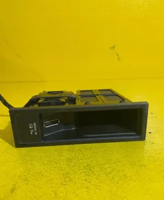 Volkswagen Scirocco Head unit multimedia control 5N0035341D