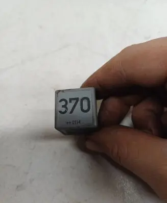 Volkswagen PASSAT B5.5 Other relay 8D0951253 370