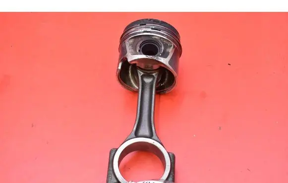 Volkswagen PASSAT B6 Piston 03GE