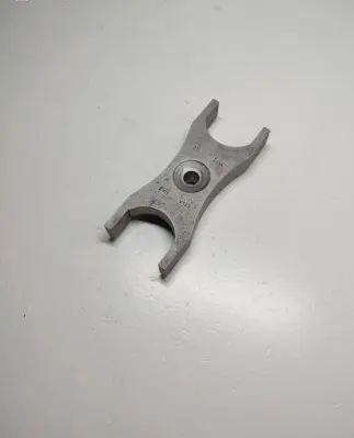 Volkswagen Touran II Fuel Injector clamp holder 03L0216A V150