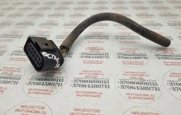 Skoda Octavia Mk2 (1Z) Headlight/headlamp wiring loom/harness 1J0973735