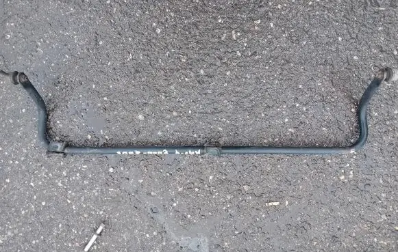 Toyota RAV 4 (XA20) Rear anti-roll bar/sway bar 
