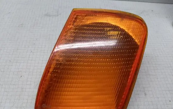 Ford Escort Front indicator light F10161100D