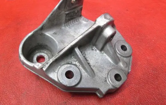 Peugeot 407 Engine mounting bracket 9647646380
