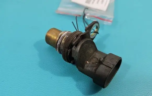 Opel Monterey Camshaft position sensor 62507294 IMPRK1464463