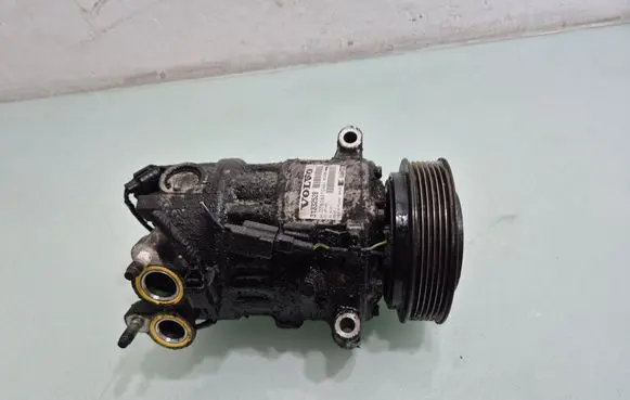 Volvo S60 Air conditioning (A/C) compressor (pump) 31332528