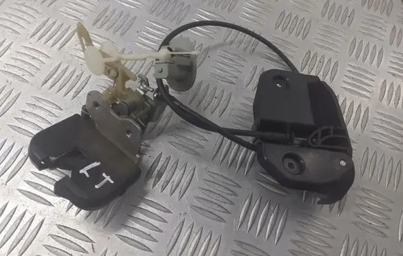 Mercedes-Benz C W203 Seat back rest lock catch A2039200372