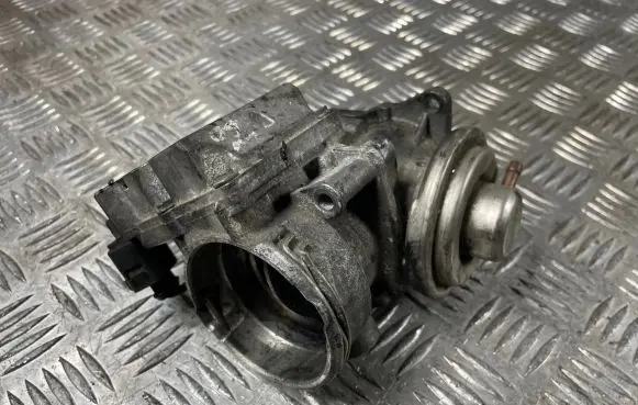Skoda Octavia Mk2 (1Z) EGR valve 038129637d