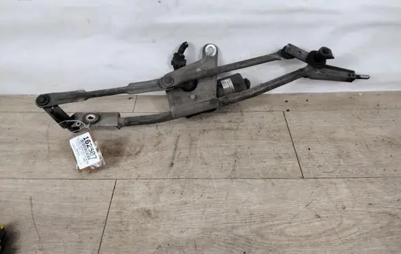 Volvo S80 Front wiper linkage and motor