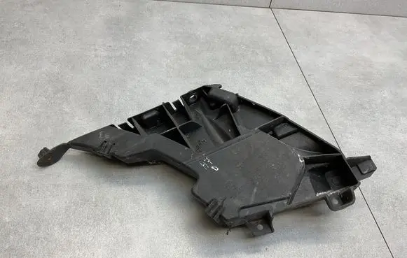 Audi A7 S7 4G Front bumper mounting bracket 4G8807284C