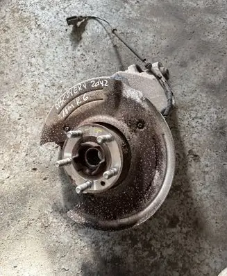 Land Rover Discovery Sport Rear wheel hub FK725A969AG