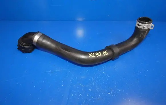 Volvo XC90 Engine coolant pipe/hose 31474845