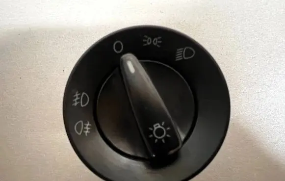 Skoda Fabia Mk2 (5J) Light switch 1U0941531D K3042T 04052054