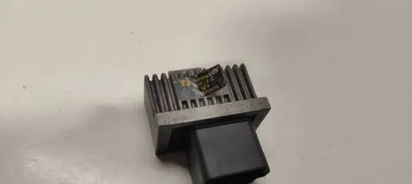 Mitsubishi Space Star Glow plug pre-heat relay 7700115078