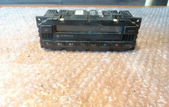 Volkswagen PASSAT B5.5 Climate control unit 2400022303 3B1907044H