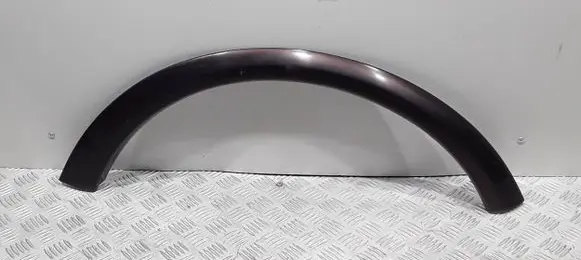 Rear fender molding trim