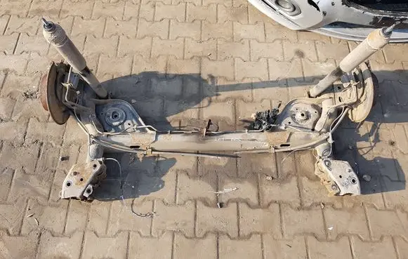Nissan Juke I F15 Rear axle beam 
