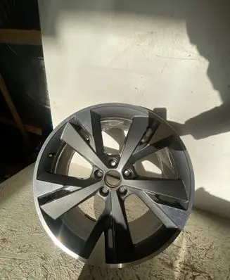 Audi Q4 e-tron R20 alloy rim 