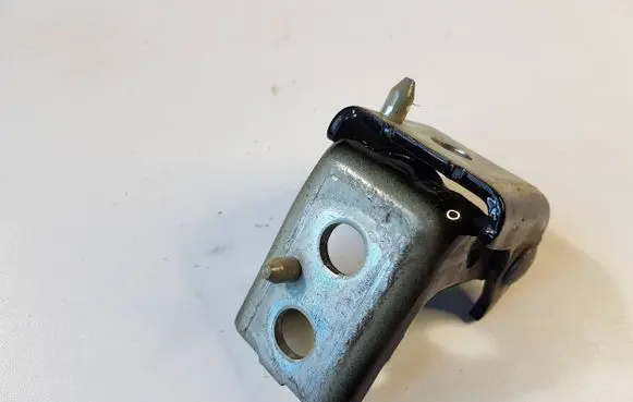 Peugeot 2008 II Front door lower hinge 
