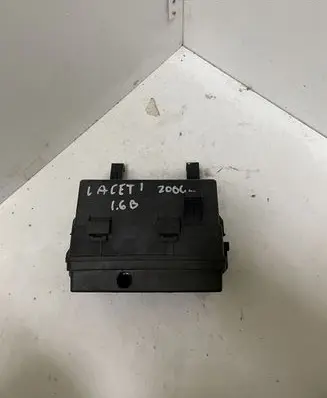 Chevrolet Lacetti Fuse module J200AH040615