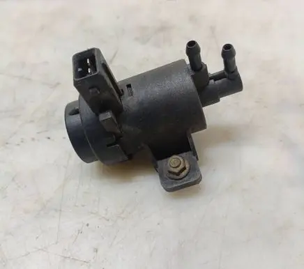 Renault Laguna I Turbo solenoid valve 7700113071