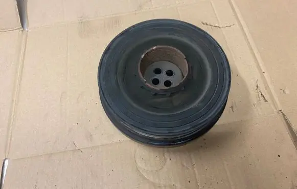 BMW 1 F20 F21 Crankshaft pulley 8512072