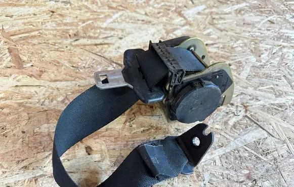 Ford Focus Rear seatbelt U64422GX270Y0