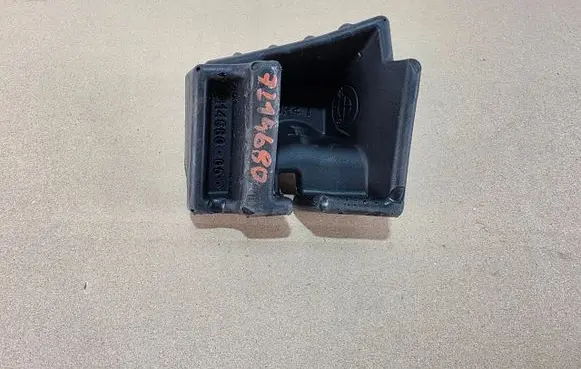 BMW X7 G07 Fender foam support/seal 