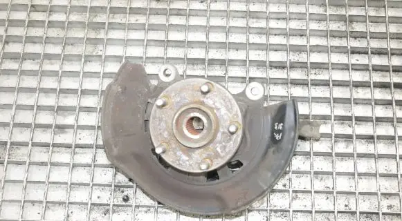 Toyota Prius+ (ZVW40) Front wheel hub