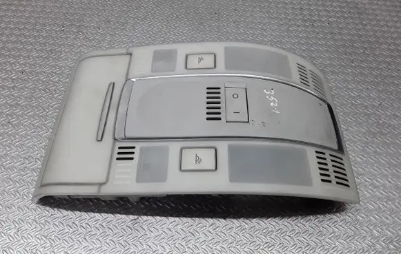 Audi A6 S6 C6 4F Front seat light 4F0947135J