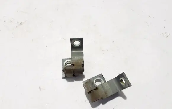 Volkswagen Amarok Front door upper hinge 8K0831402D