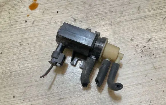 Mercedes-Benz Sprinter W906 Turbo solenoid valve A0091533128 12T303