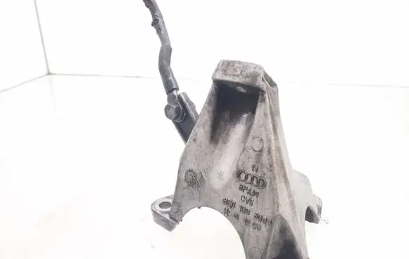 Audi A4 S4 B6 8E 8H Engine mounting bracket 8E0199308J
