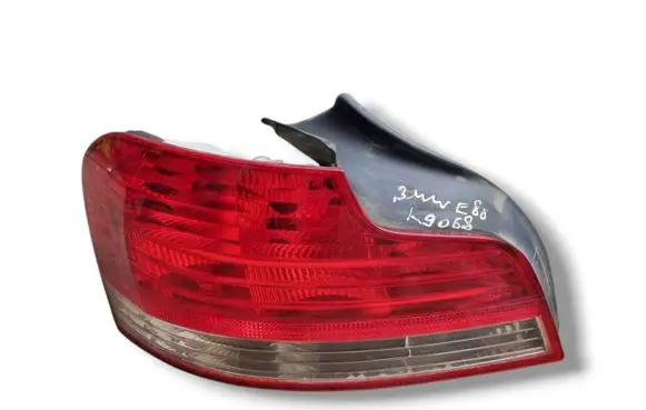 BMW 1 E82 E88 Rear/tail lights 2VP009615-03 4869809