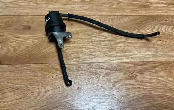 Opel Insignia A Valve vacuum 4010992E