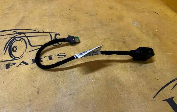 Peugeot 308 USB socket connector 9806048080