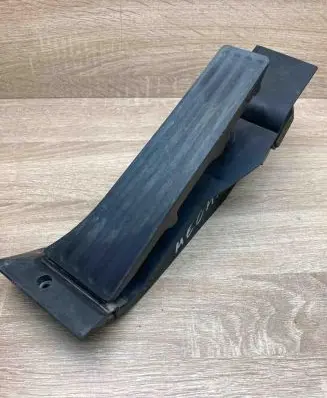 BMW 5 E60 E61 Accelerator throttle pedal 6772646 25916010 Used