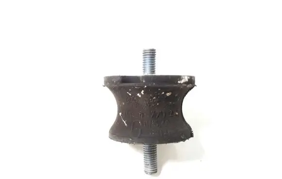 BMW 1 E82 E88 Gearbox mount 6771219