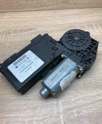 Volkswagen Touareg I Front door window regulator motor 3D1959793