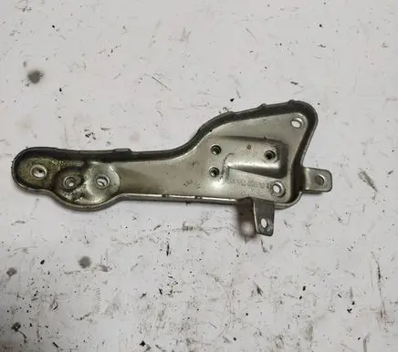 Mercedes-Benz CLA C117 X117 W117 Engine mounting bracket A6510901041