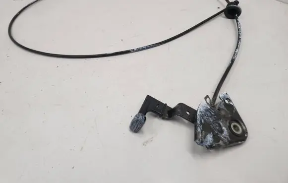 Volkswagen PASSAT B6 Engine bonnet (hood) release handle 