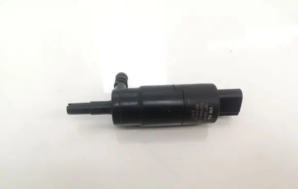 Volkswagen Polo IV 9N3 Headlight washer pump 3B7955681