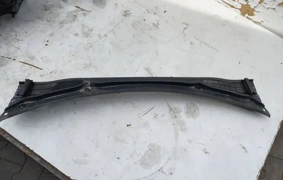 Renault Clio IV Wiper trim 668117610R