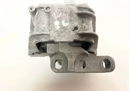 Volkswagen PASSAT B6 Engine mount bracket 1K0199262