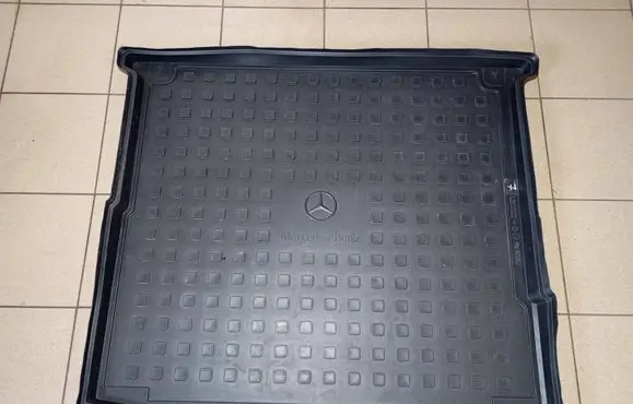 Mercedes-Benz S W221 Rubber trunk/boot mat liner A1668140100