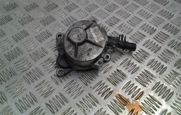 Renault Master III Vacuum pump 8200902378